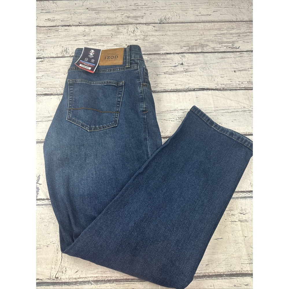 NWT IZOD Saltwater Jeans, Men's 34X30 Straight Fit Comfort Stretch Denim Blue.